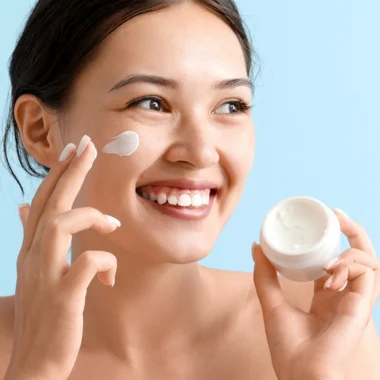 Pentingnya Merawat Kulit Wajah Menggunakan Skincare, Ada Sunscreen Juga!